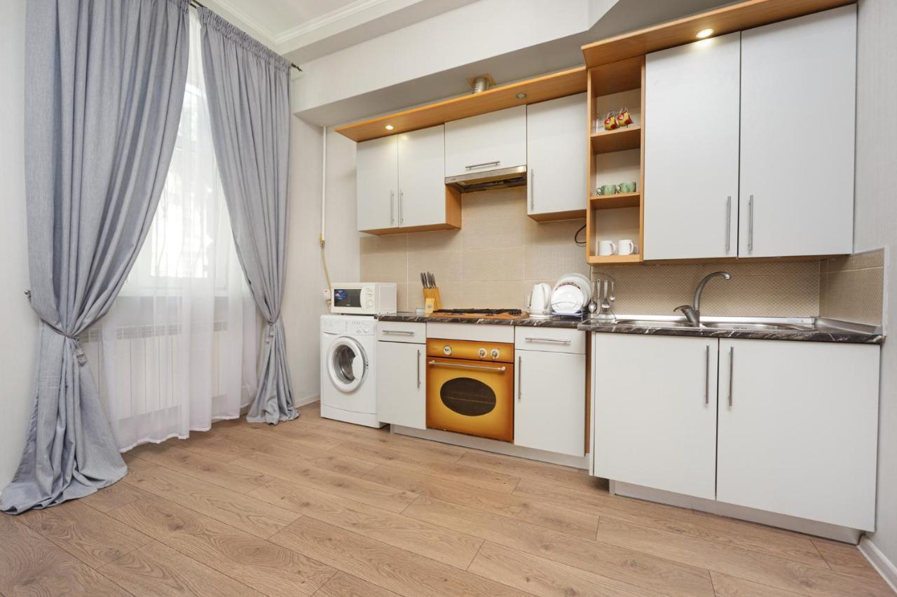 Apartment Zhukovskogo 17 Odessa Eksteriør billede