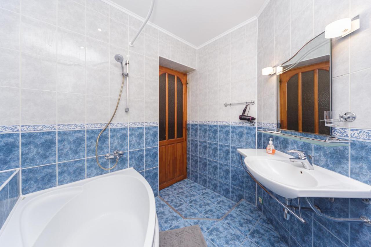 Apartment Zhukovskogo 17 Odessa Eksteriør billede