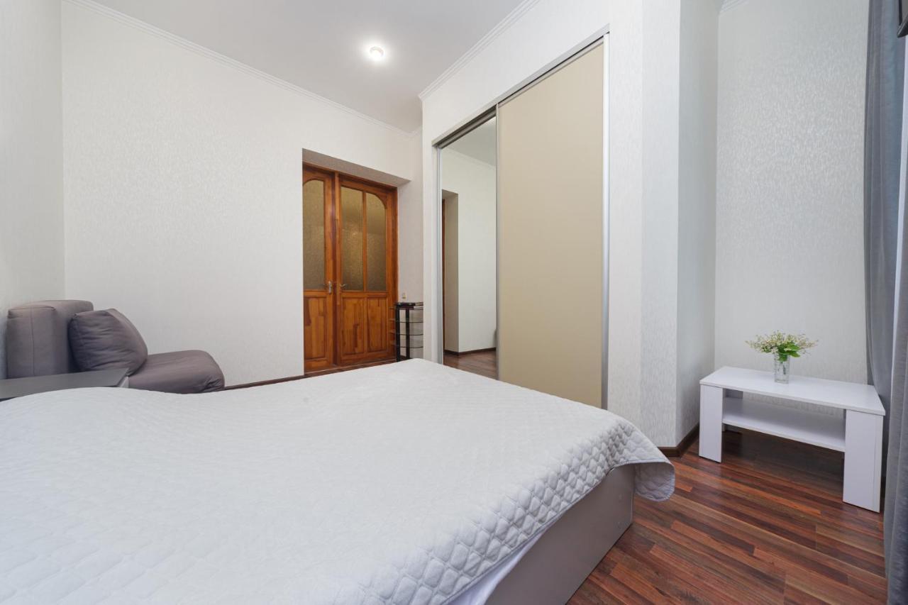 Apartment Zhukovskogo 17 Odessa Eksteriør billede